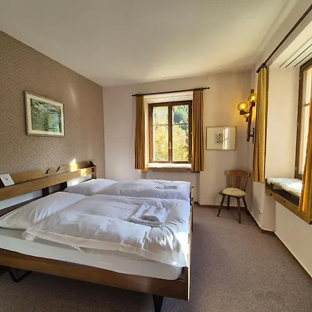 Loetschberg Zentrum בית הארחה